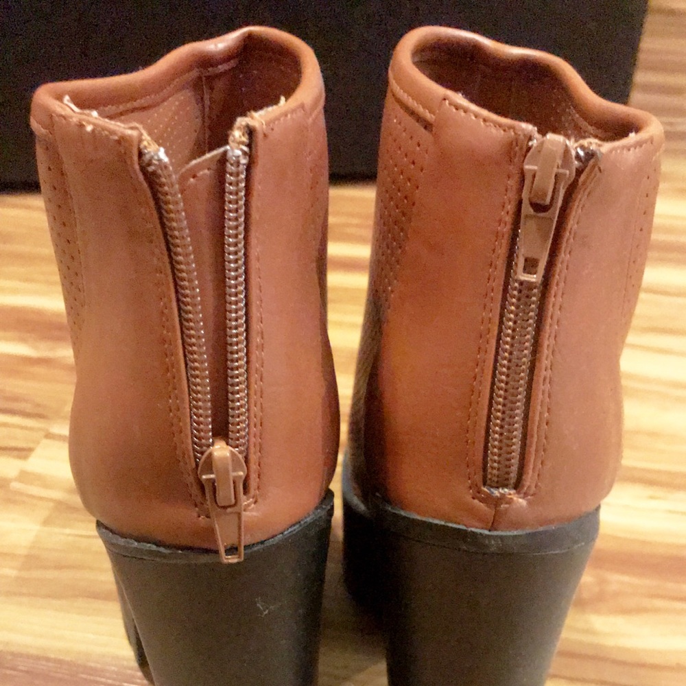 Heels - Picture 4 of 5